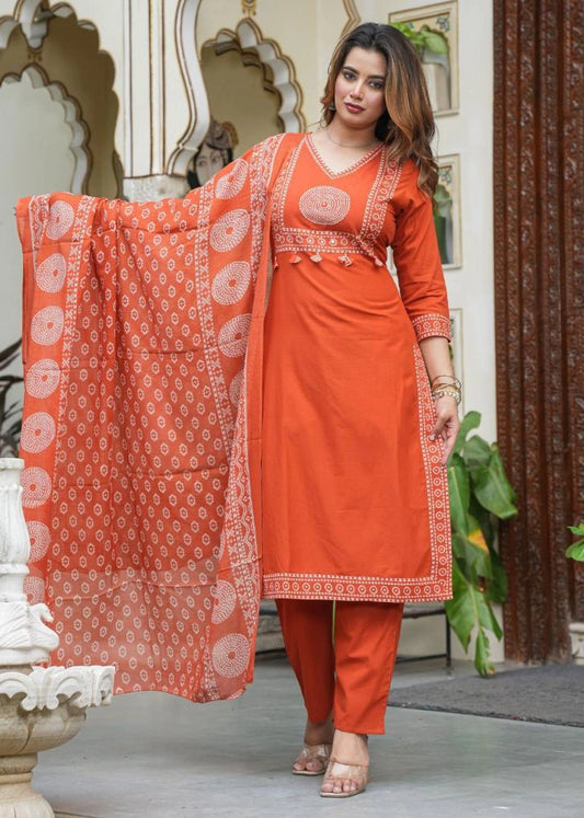 Elegant Women Bhandej Printed Suit