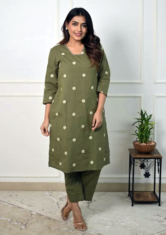 Women Floral Embroidered Sequinned Pure Cotton Kurta with Trousers