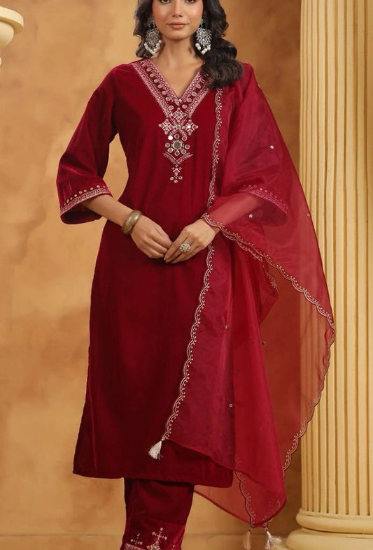 Ivory Luxe Winter Velvet Suit Set with Organza Dupatta