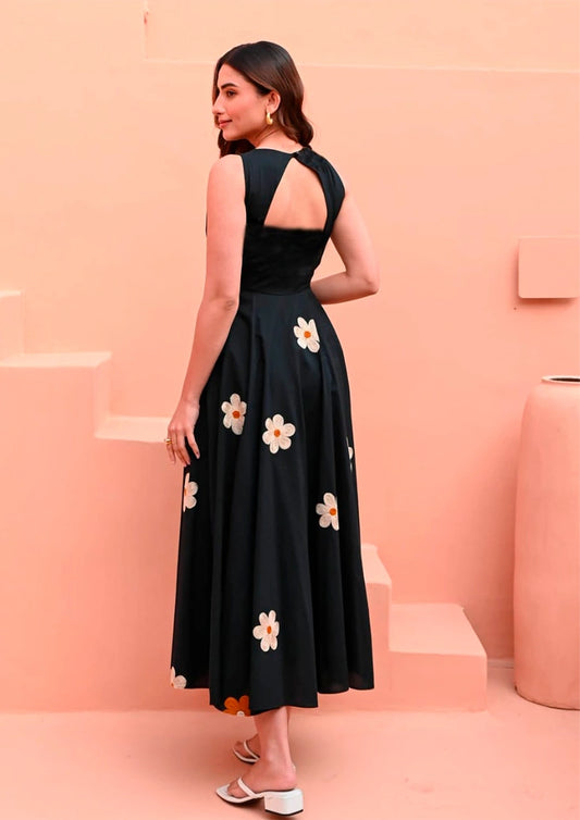 Women Black Floral Embroidery Midi Dress