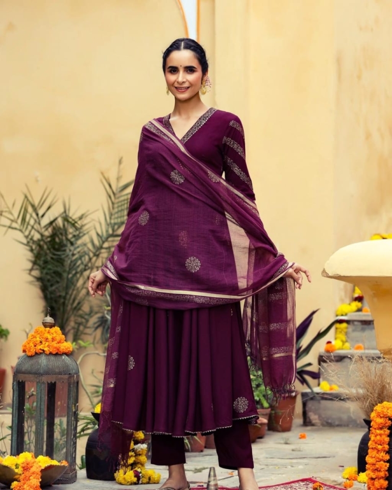 Premium Reyon Supper Quality Gown With Pant & Duppata - Image 7